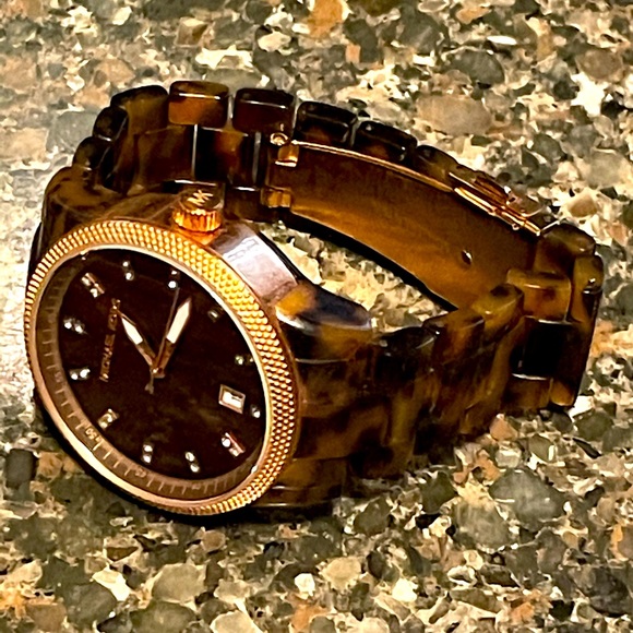 Michael Kors tortoise and rose gold watch - Picture 1 of 4